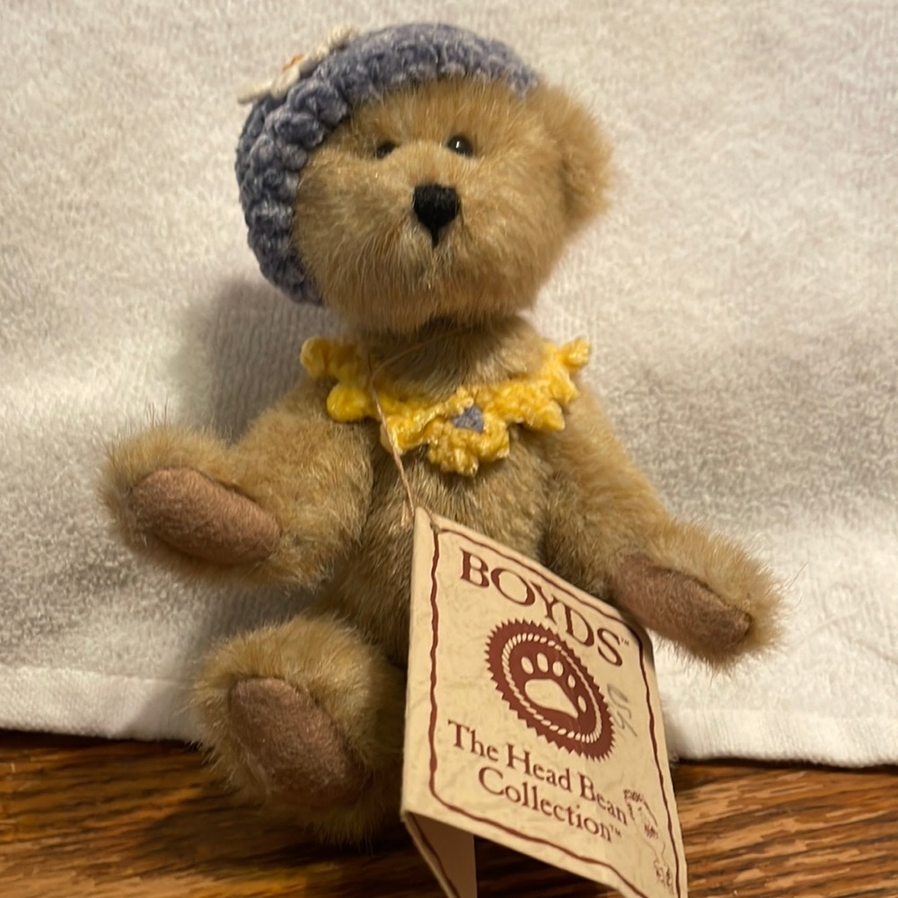 Boyds Bear Hats and Such Series  Jojo Debearvoire
